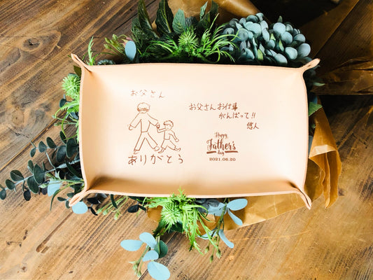 世界にひとつ レザートレイ  子どもの絵 イラスト 写真 彫刻