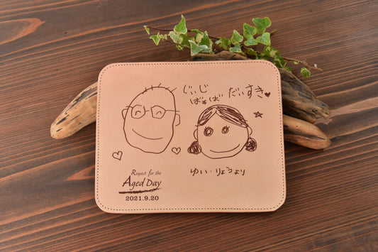 【敬老の日  プレセント】世界にたったひとつ　レザーマウスパッド　スクエア型